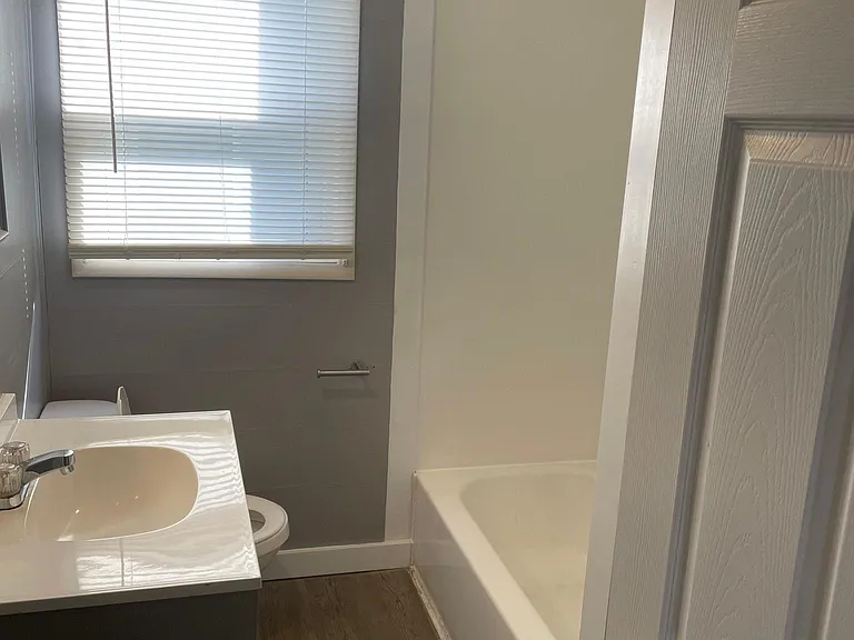 680 S Napoleon Ave — Photo 9