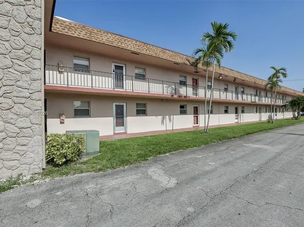 200 Bonnie Blvd APT 128, Palm Springs, FL 33461