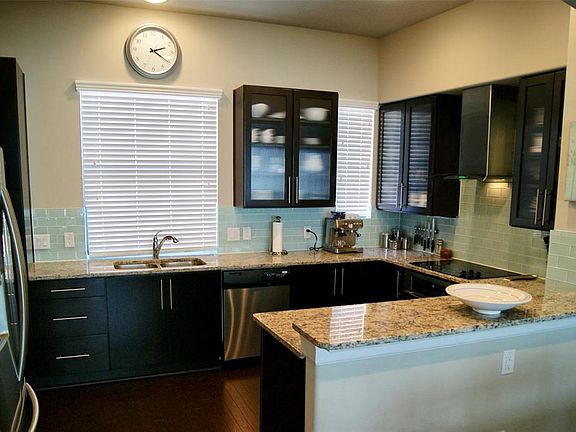 4th image of 2110 Shearn St Unit B28