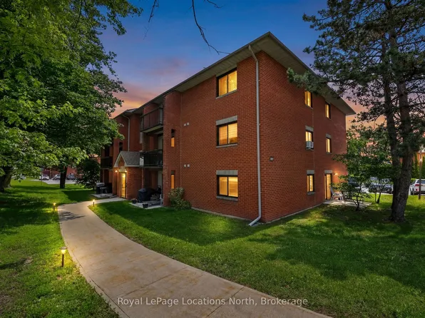 163 Edgehill Dr #D7, Barrie, ON L4N 1L9