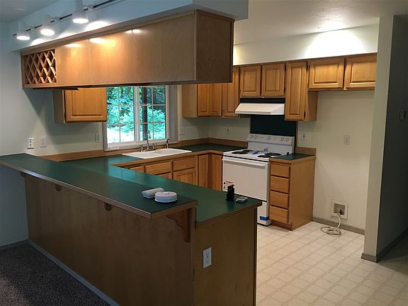 5th image of 10520 Cedar Lake Dr SE
