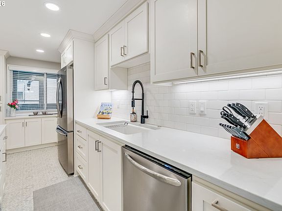 5th image of 5624 S Riverside Ln APT 8