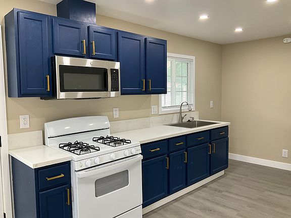 4th image of 1466 E 3rd St #1466