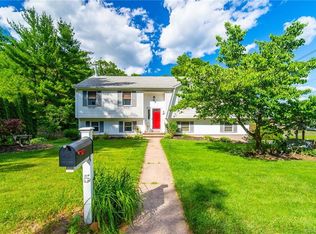 5 Spring Glen Dr, Meriden, CT 06451