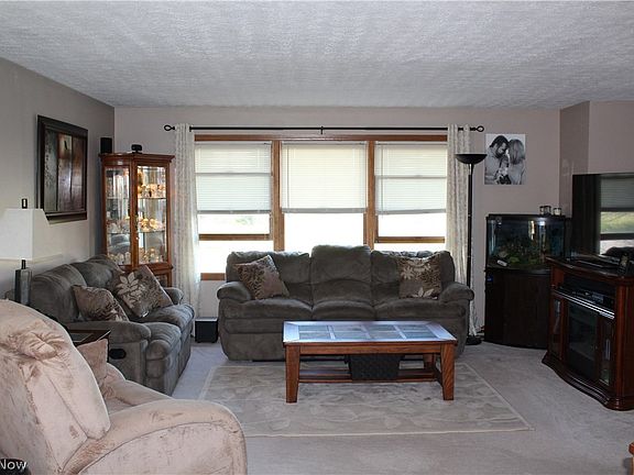5th image of 4135 Cinnamon Dr N