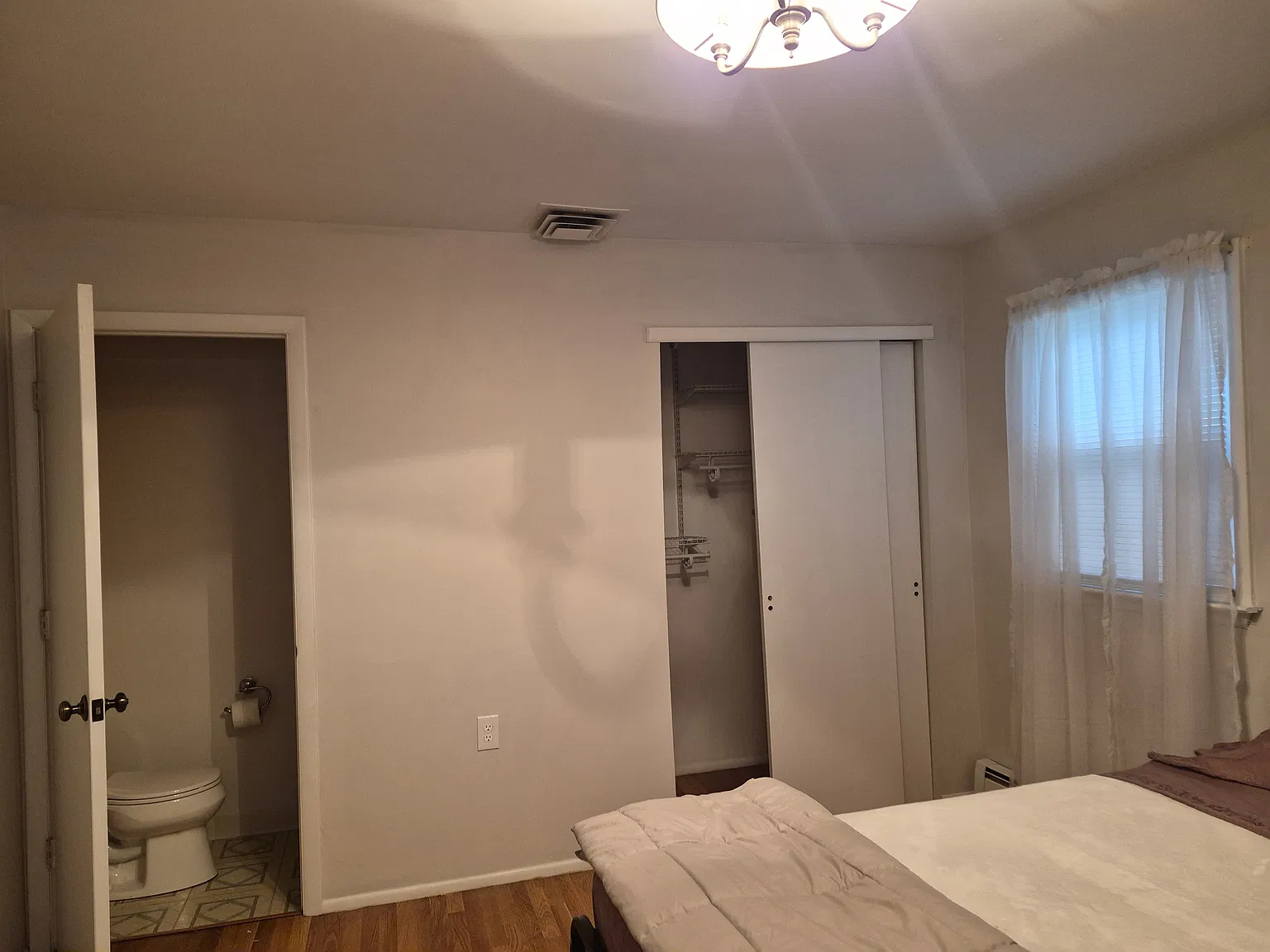 2 bed, 1.5 bath, 963 sqft, $2,000 — Photo 3