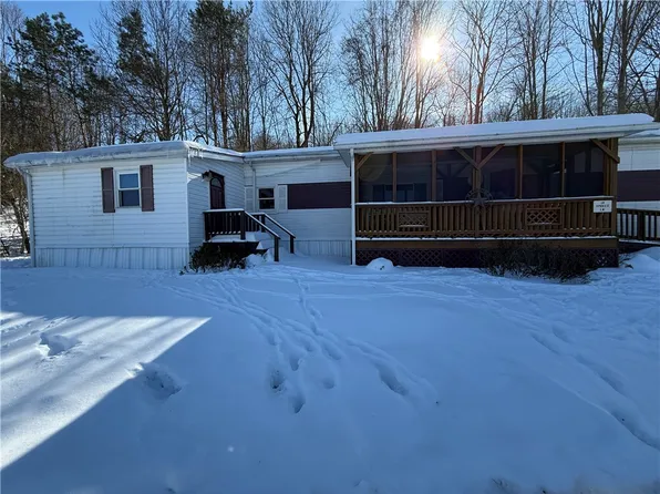 10 Spruce Ln, Indiana, PA 15701