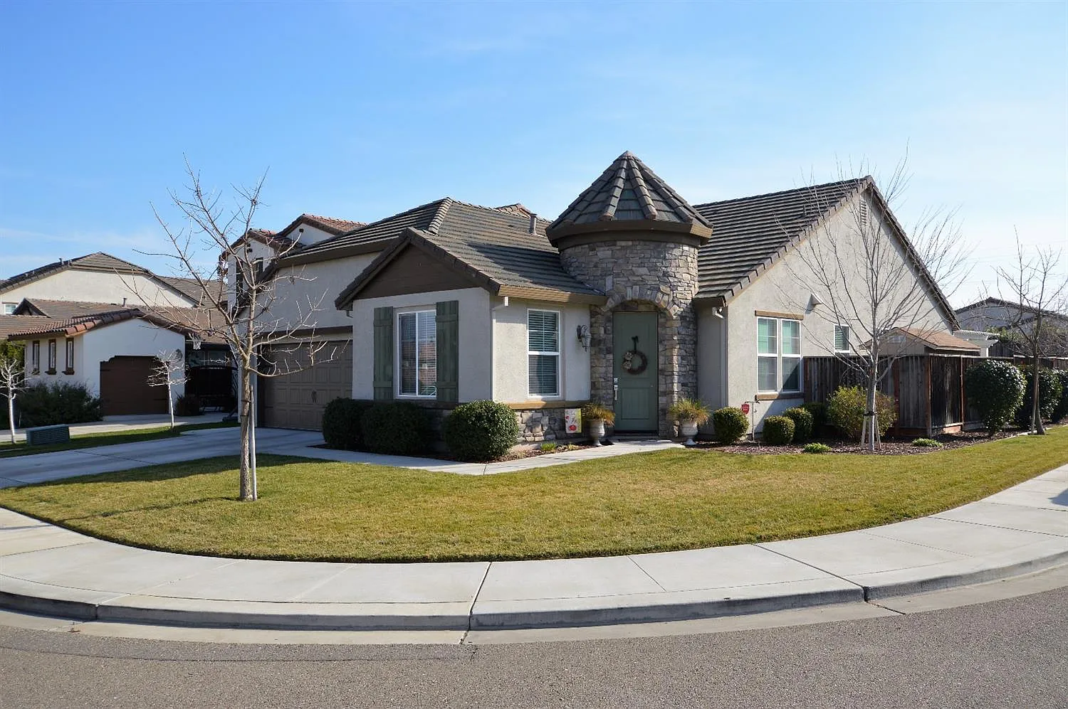 1068 Miel St photo 1