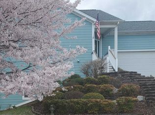 1039 Coves End Rd, Huddleston, VA 24104