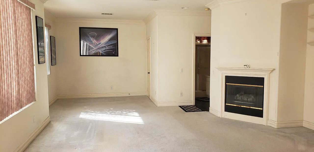 3 bed, 2260 sqft, $5,000 — Photo 2
