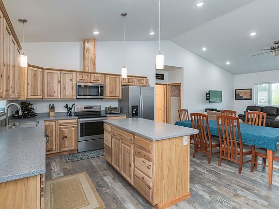 3rd image of 3860 Sangria Ave