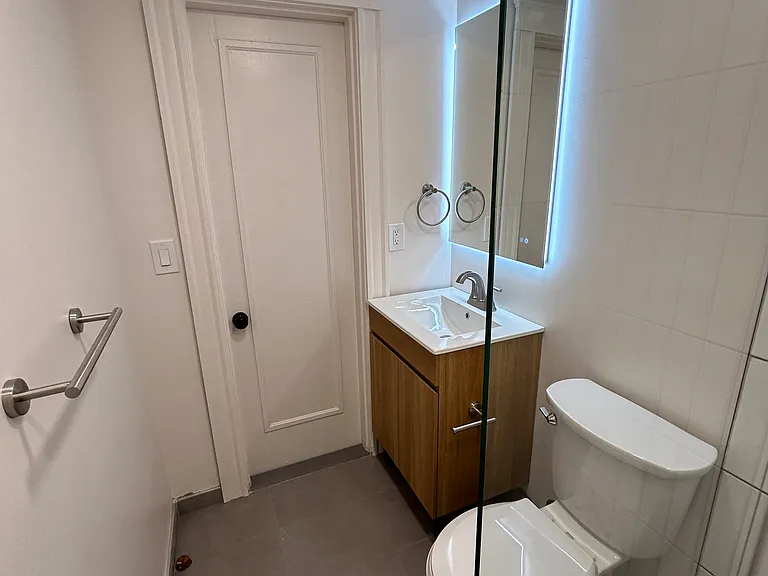 109 Montgomery St #2 — Photo 5
