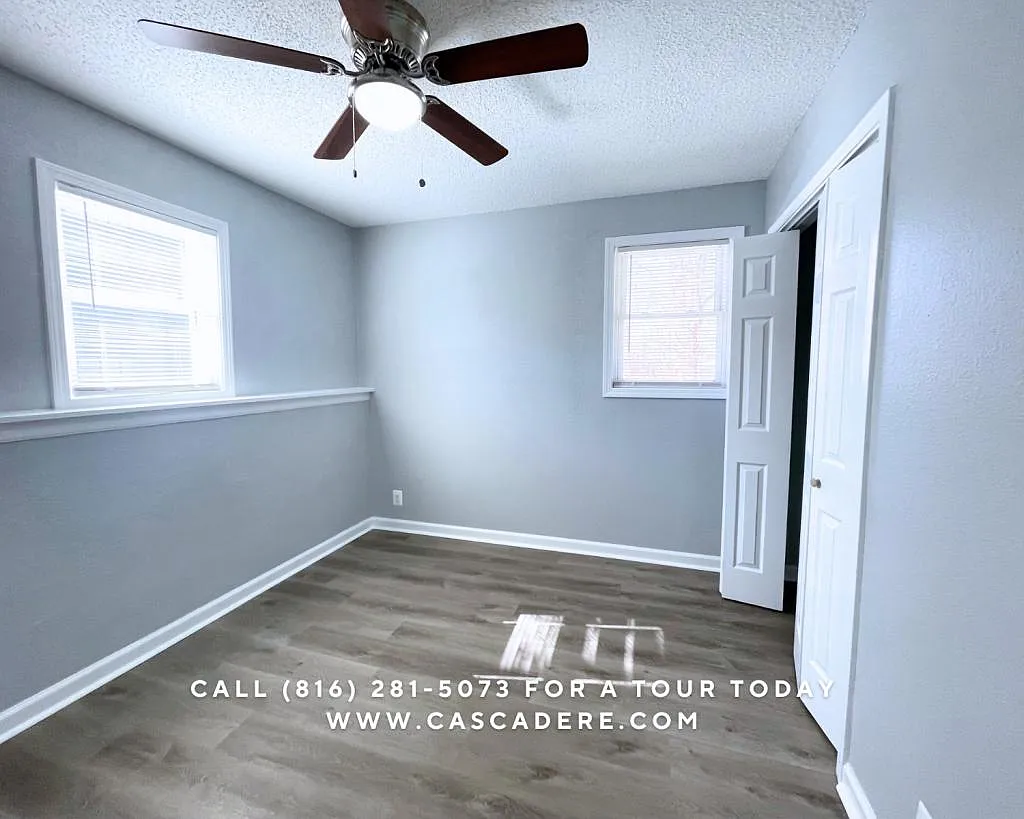 2705 NW 5th St — Photo 2