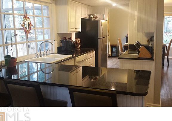 3rd image of 3200 Cedar Knoll Dr