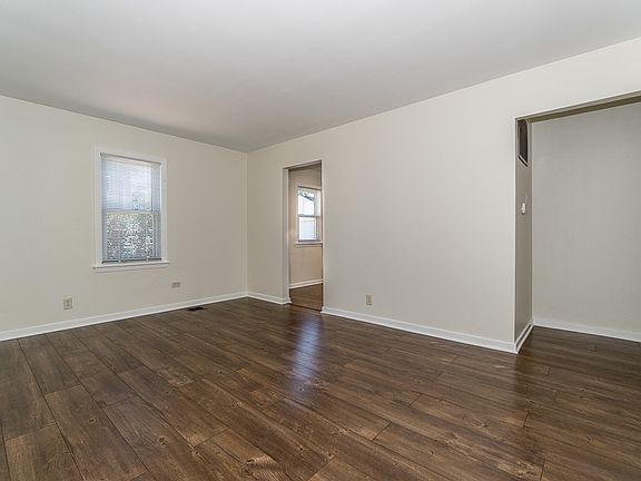 5th image of 1766 W Gilbert Dr
