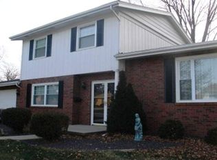 205 Imperial Dr, Bloomington, IL