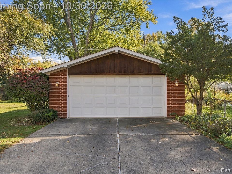 21980 Tredwell Ave, photo 28