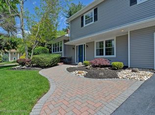 33 Georgian Bay Dr, Morganville, NJ 07751