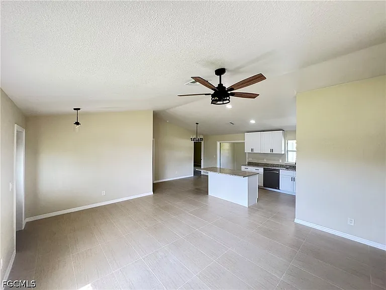 4426 SW Santa Barbara Pl — Photo 16
