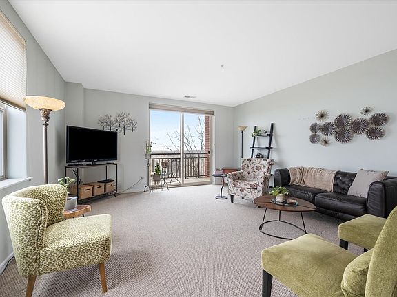 4th image of 1700 Riverwoods Dr APT 715