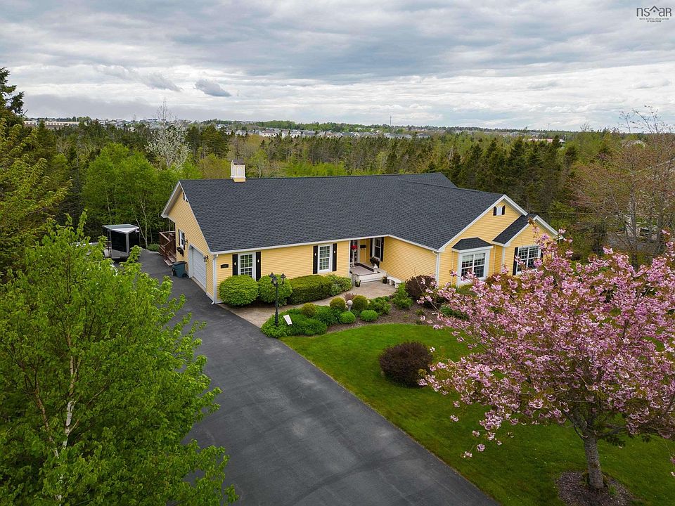 1st image of 51 Astour Dr