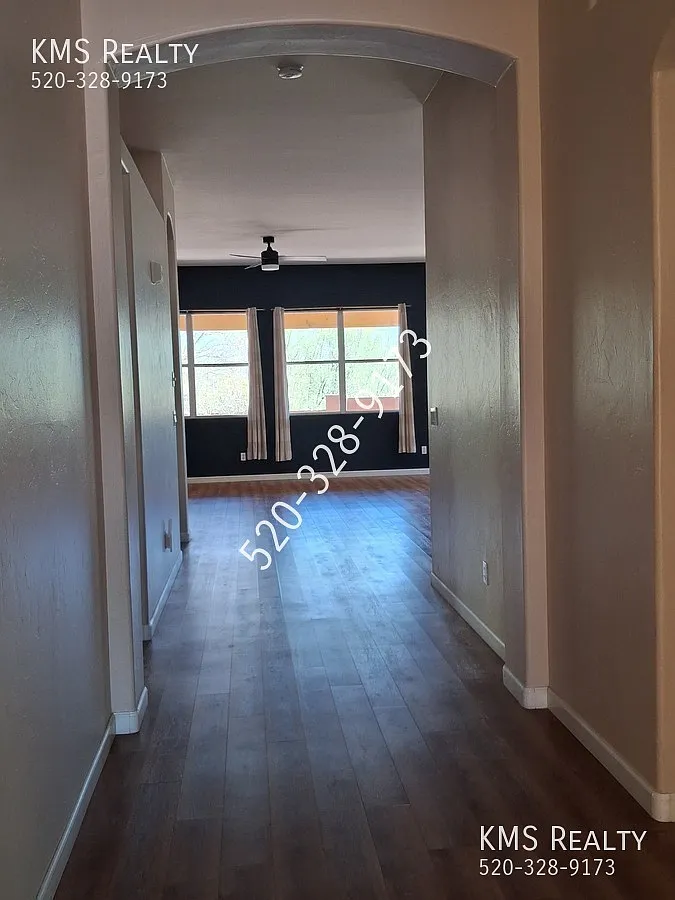 3078 W Desert Bird Ct Owner/Agent — Photo 2