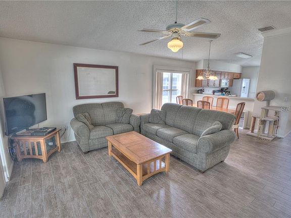 3rd image of 2607 Chatham Cir
