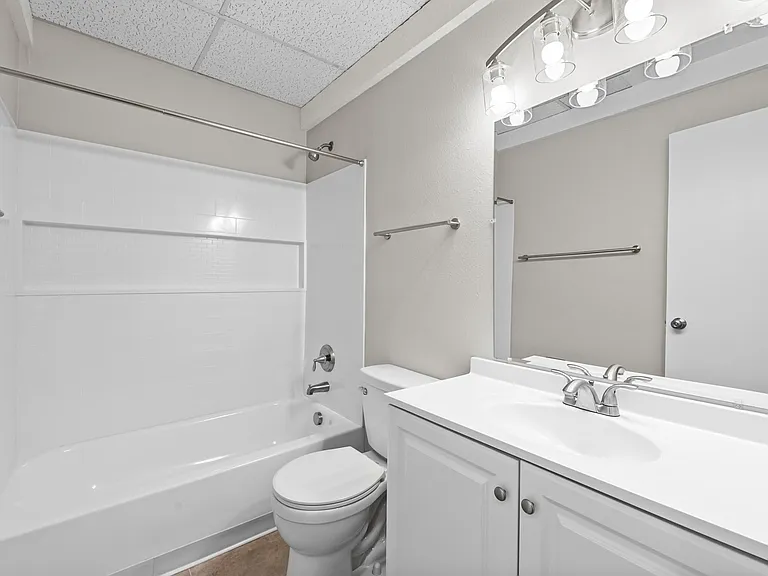 5261 Meade St — Photo 14