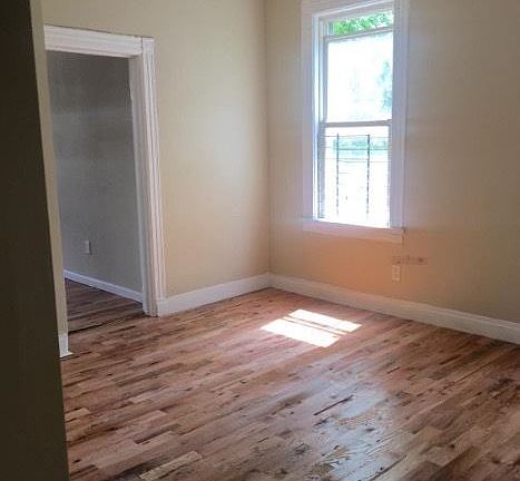 4th image of 44 Farley Ave