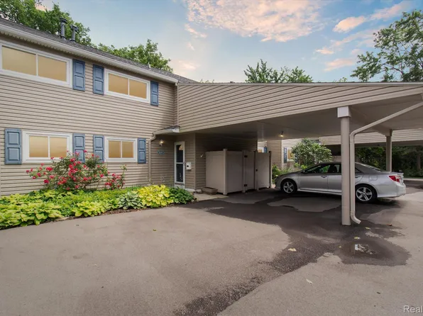 779 Kirts Blvd, Troy, MI 48084