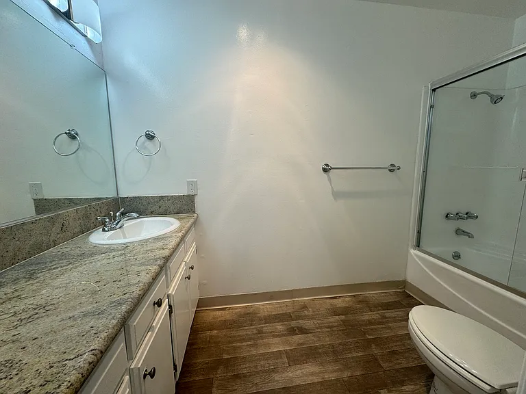 The Westwood Park Apartments — Photo 24