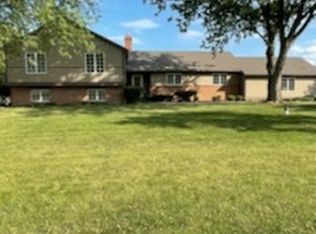 2219 Crystal Way, Crystal Lake, IL 60012