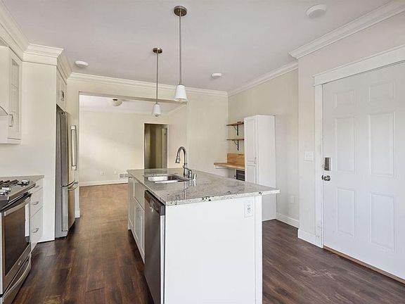3rd image of 3245 Hennepin Ave S #1