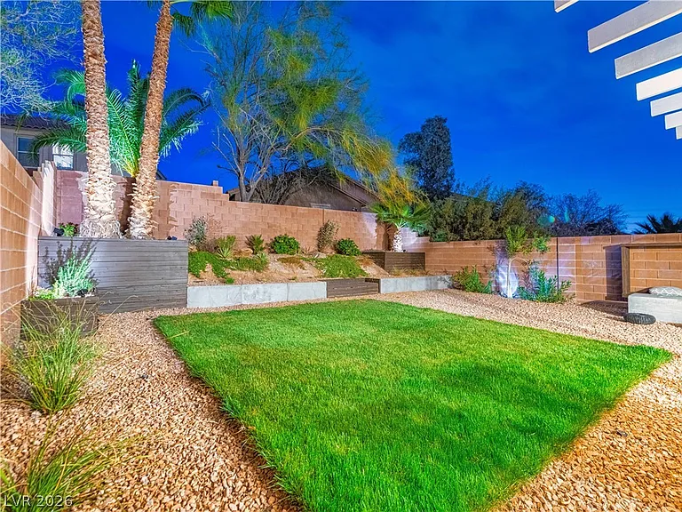 11220 Salentino Ave — Photo 26