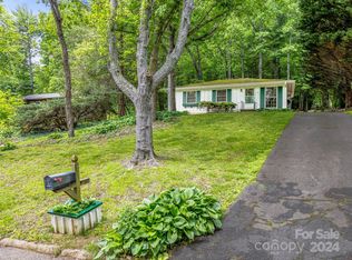 19 Hillview Cir, Asheville, NC 28805