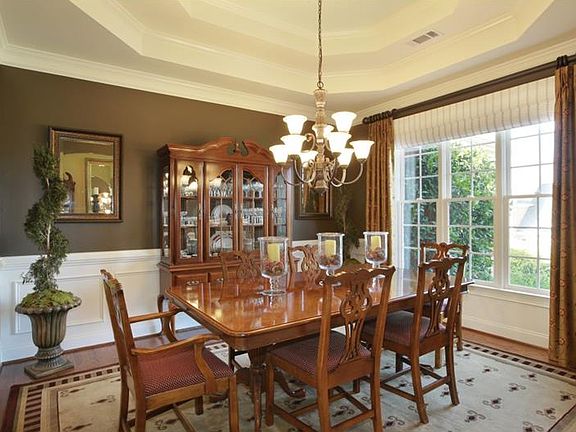 4th image of 1089 Meadow Brook Dr