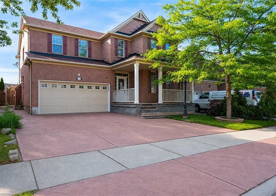 1st image of 8 Gander Cres