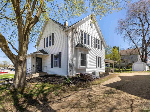 155 Center St, Platteville, WI 53818