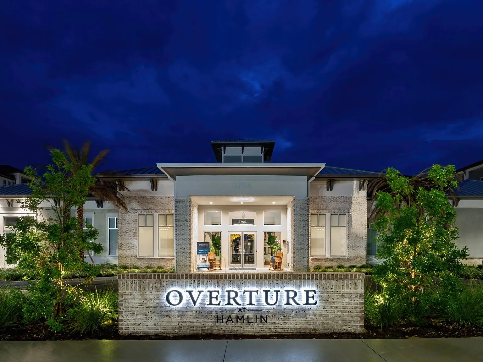 Overture Hamlin — Photo 1