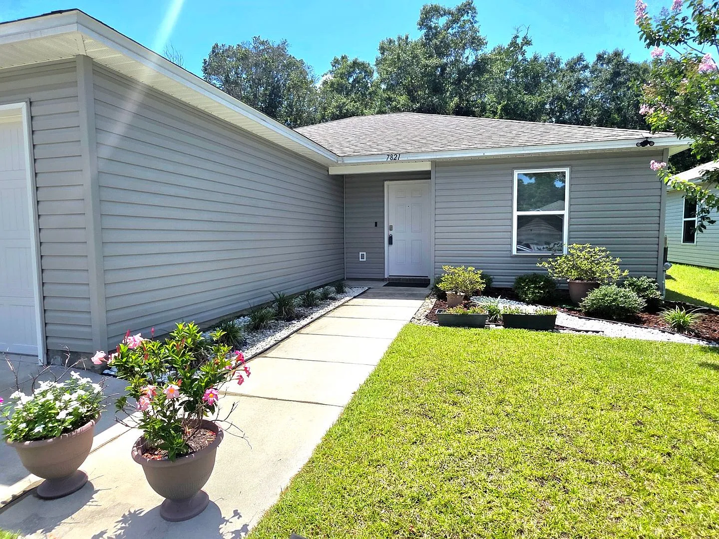3 Bedroom/2 Bath — Photo 2
