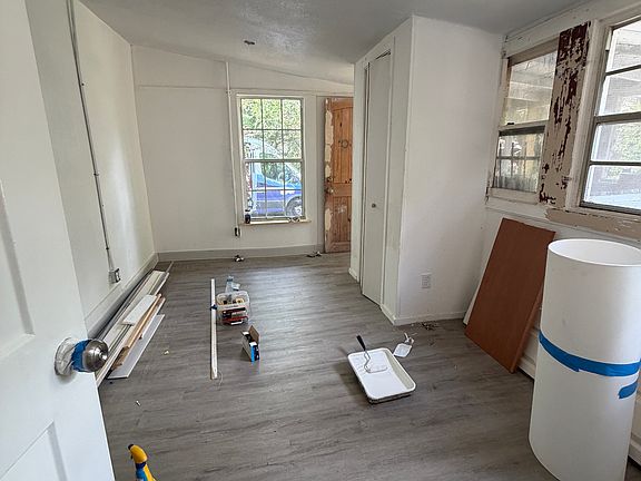 4th image of 1661 W 2nd St