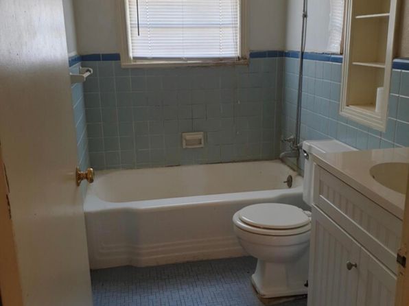 baton-rouge-louisiana-436278417 picture