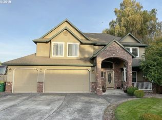 953 SE Berryland Cir, Troutdale, OR 97060