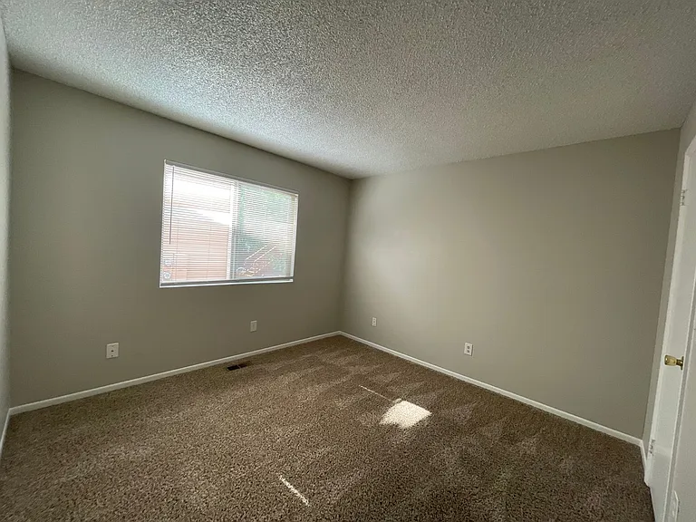 2609 E Dale St. — Photo 44
