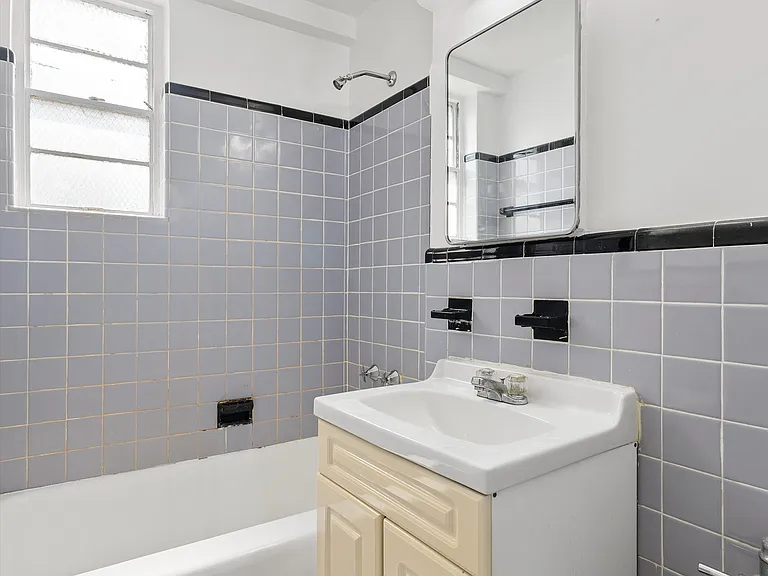 225 E 46th St #8C — Photo 5