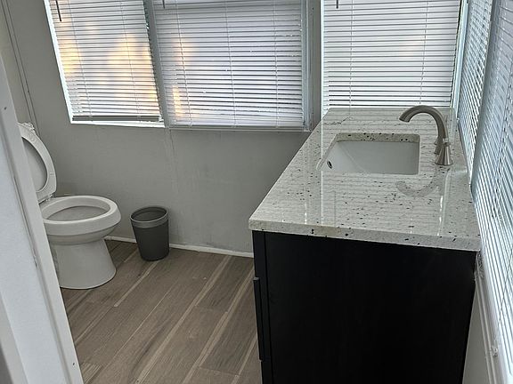 3rd image of 1720 Roseland St #1