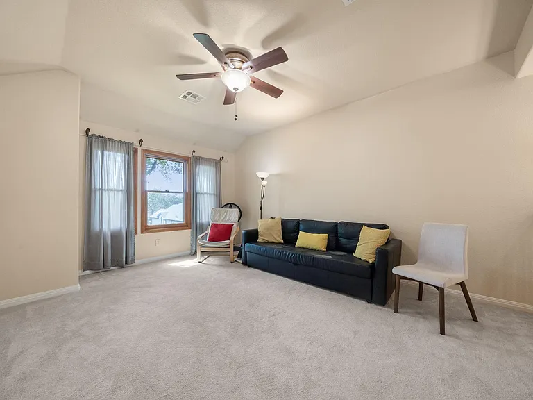 1512 Amelia Dr — Photo 17