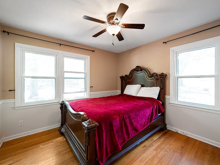 323 Bandock Dr — Photo 10