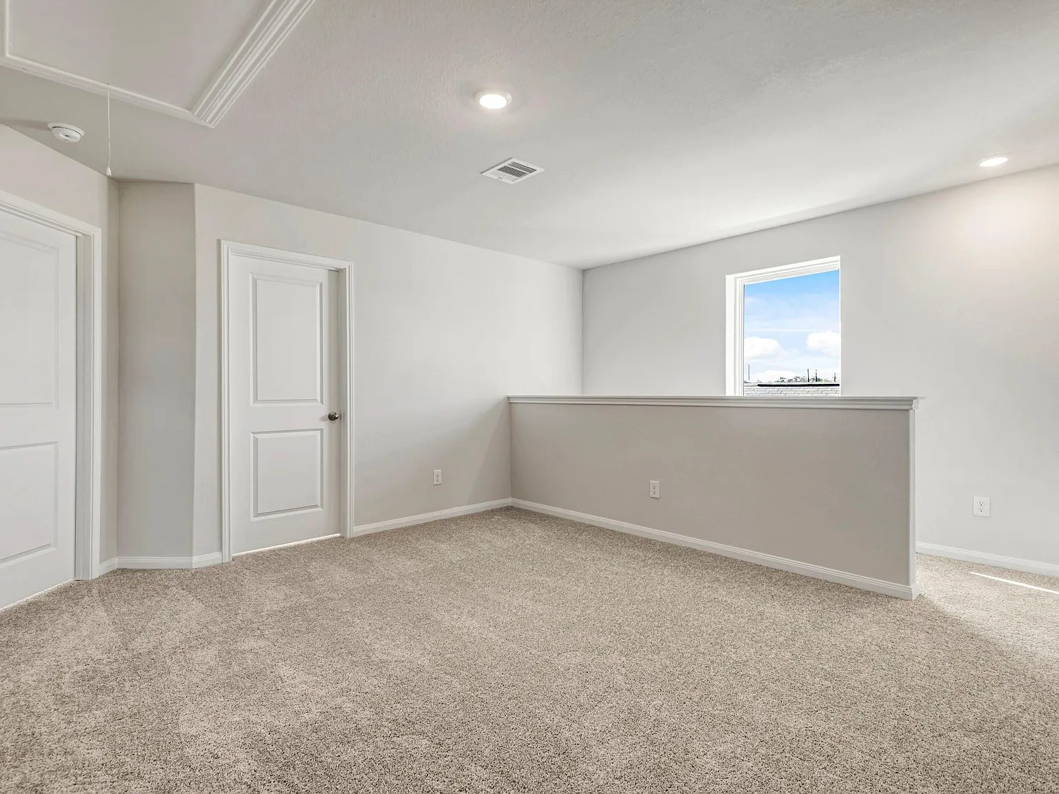 4 bed, 2.5 bath, 2316 sqft, $2,745 — Photo 4