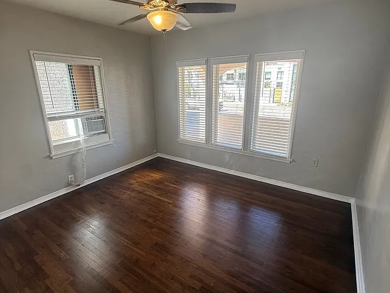 4926 Baltimore Dr — Photo 12